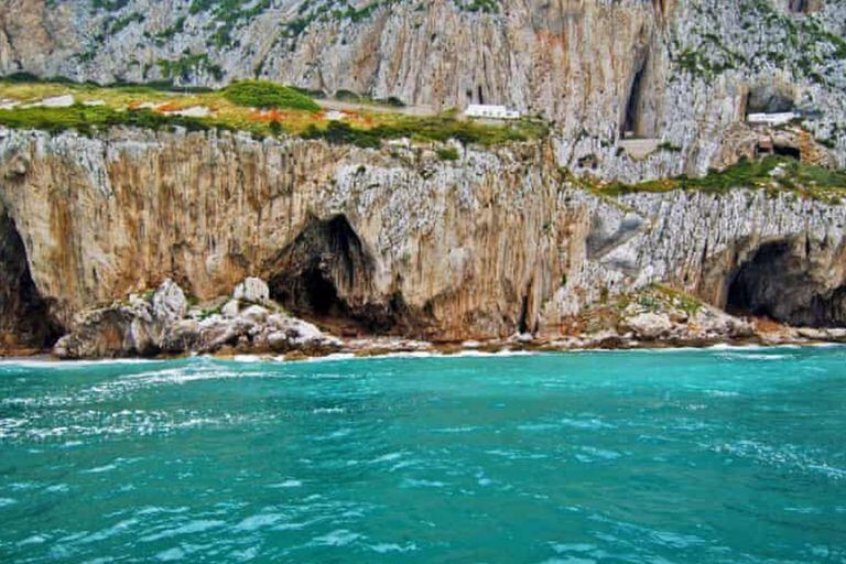 Excavaban una red de cuevas en el Peñón de Gibraltar y descubrieron una nueva cámara que estuvo sellada durante al menos 40.000 años