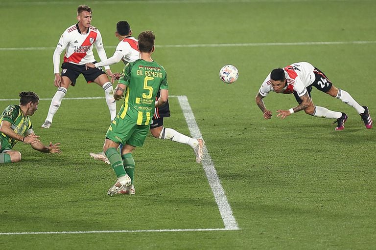 El gol de Enzo Pérez; fue el 2° de River, para liquidar el encuentro