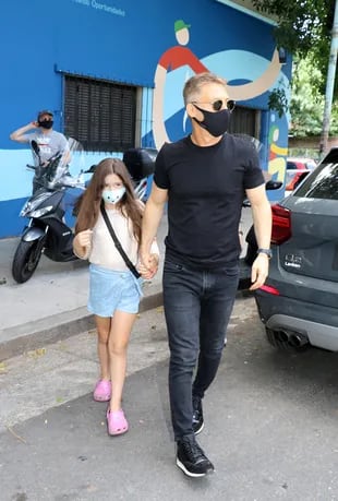 Adrián Suar, acompañado por su hija Margarita, llegó a Estudio Mayor para saludar a la diva