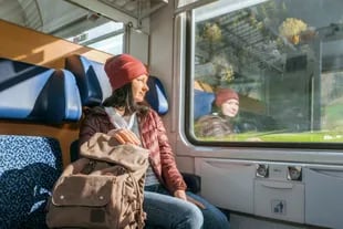 Cada vez más europeos vuelven a optar por los viajes en tren, apostando a las experiencias más lentas, disfrutables y sostenibles.