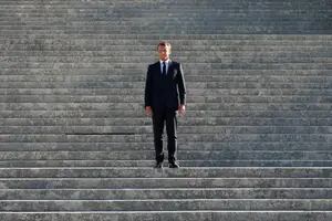 Emmanuel Macron, firme con la reforma que convulsiona a Francia
