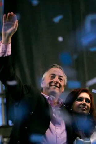 Néstor Kirchner y una Cristina candidata en plena campaña presidencial