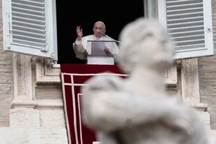 El papa Francisco este domingo, en la Plaza de San Pedro, en el Vaticano