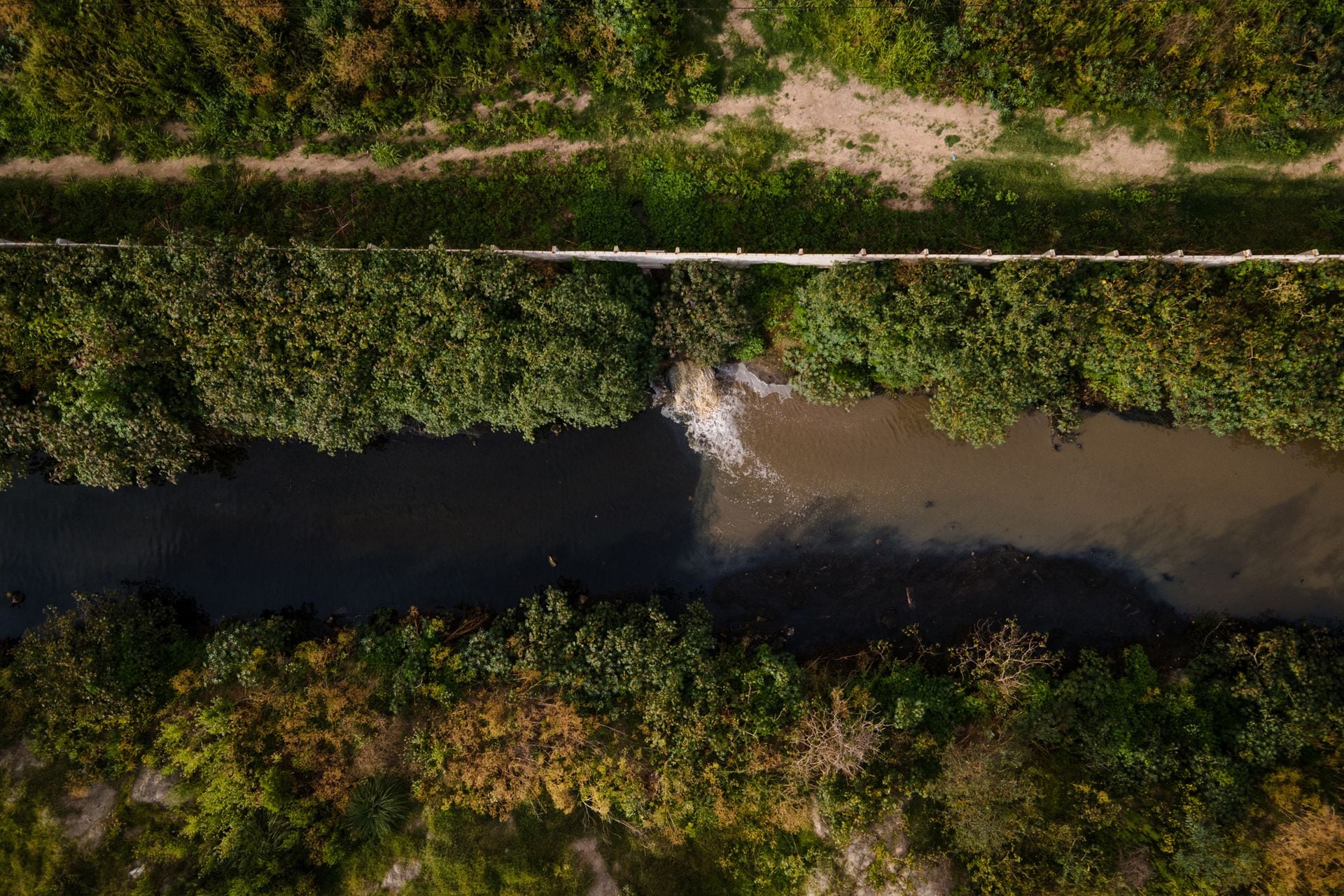 Los desechos líquidos de la faena de la planta del Rioplatense se vierten al arroyo Patagonía luego de atravesar algunos procesos de tratamiento 