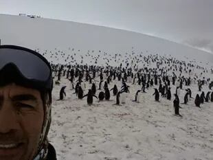 Somoza en la Antártida, durante el recorrido de "4 Desertes"