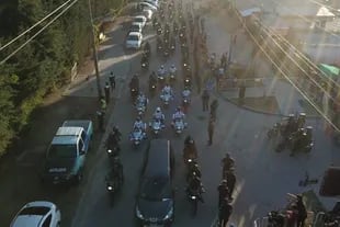 La caravana que rodeó el traslado del cuerpo de Maradona, bajo fuertes medidas de seguridad