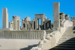 Todos los vestigios monumentales de Persépolis son auténticos