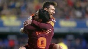 Messi y Suárez anotaron en el triunfo de Barcelona