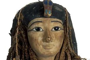 De acuerdo con la interpretación de las imágenes, el faraón tenía alrededor de 35 años, muy buena dentadura y estaba circuncidado