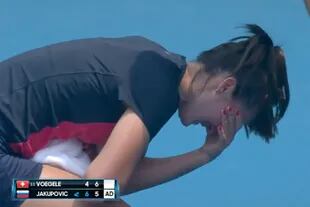 La eslovena Dalila Jakupovic se retiró en la primera ronda de la qualy por un ataque de tos.
