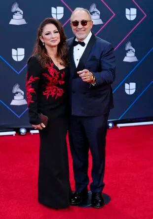 Gloria y Emilio Estefan, en la red carpet de los Latin Grammy