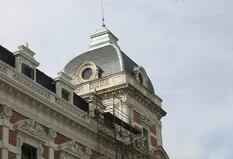Así restauran el primer edificio público de La Plata: un icónico palacio neorrenacentista de cuatro plantas
