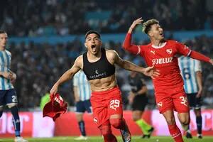 De punta a punta: el Independiente de Tevez le dio un golpazo a Racing y terminó "despidiendo" a Gago