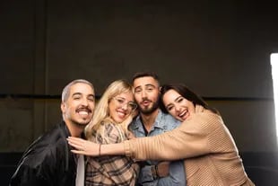 Nacho Elizalde, Nati Jota, Nico Occhiato y Flor Jazmín Peña, los conductores de Nadie dice nada, el programa insignia de Luzu TV