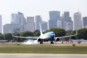 Se activó el protocolo antiexplosivos en Aeroparque por dos aviones que viajaban desde San Pablo
