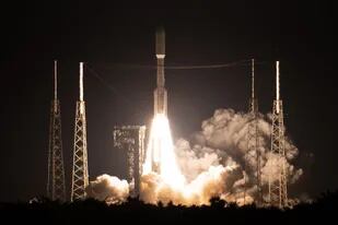 07-12-2021 Ciencia.-La NASA lanza su primer satélite de comunicaciones láser bidireccional.  Un satélite pionero de comunicaciones láser bidreccional de la NASA fue lanzado con éxito este 7 de diciembre desde Cabo Cañaveral, Florida, a bordo de un cohete Atlas V.  POLITICA INVESTIGACIÓN Y TECNOLOGÍA NASA/JOEL KOWSKY