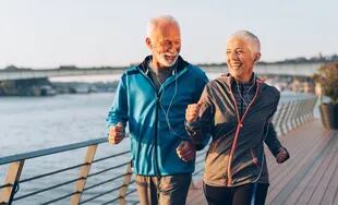 La actividad física nos ayuda a vivir más tiempo y mantenernos saludables a medida que envejecemos (Foto: Pexeles)