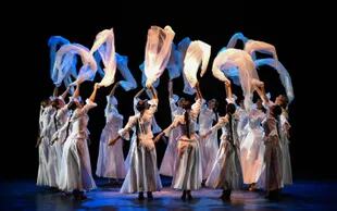 "Amanecer salteño", un clásico cuadro de las bailarinas del BFN