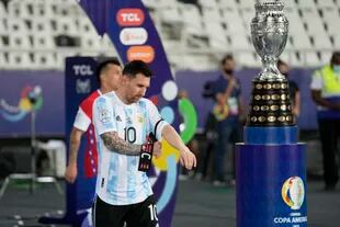 Lionel Messi aún no puede levantar un trofeo con la Argentina; es lo que todos estamos deseando