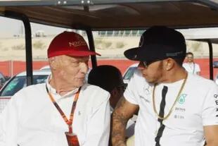 Niki Lauda le pidió perdón a Lewis Hamilton