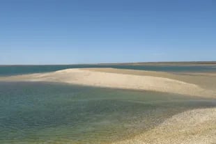 Punta Perdices, un oasis con aguas agradables y "arena" de caracoles triturados por la naturaleza