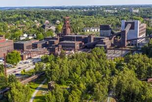 Zollverein fue un complejo industrial y de minas de carbón en Essen que hoy se transformó en un lugar que alberga parques, centros culturales y artísticos en la región alemana del Valle de Ruhr