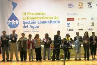 Representantes de Closas en la apertura del encuentro comunitario de acceso al agua, en Ecuador