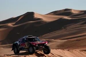 Rally Dakar: Carlos Sainz, en la puerta de su tercer título