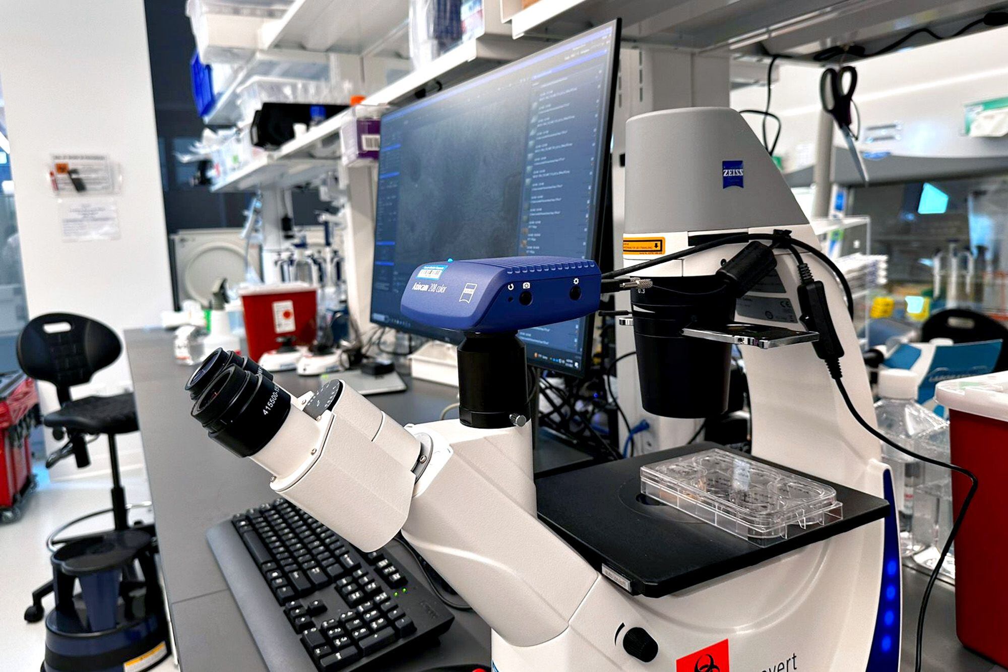 Viaje al interior de tres laboratorios donde se desarrollan los medicamentos del futuro contra el cáncer y el Parkinson
