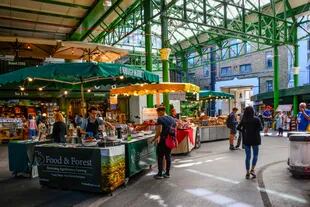 El Borough Market, con productos frescos para comer al paso en Southwark