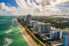 Prohíben fumar en las playas de Miami Beach, con una curiosa excepción
