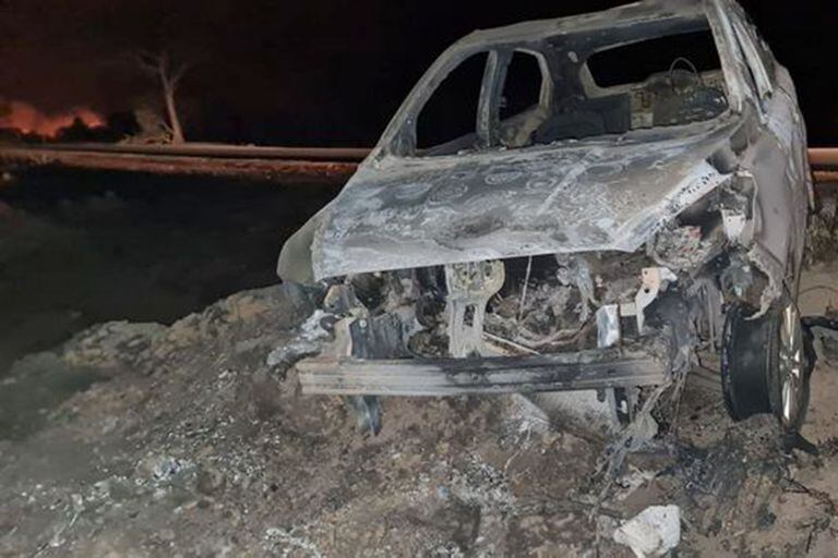 Dentro de un auto calcinado, fue hallado el cuerpo de un hombre en el camino rural entre Villa María de Río Seco y Sebastián Elcano