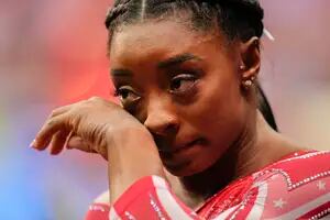 Biles: la reina de la gimnasia se cayó de la viga, sufrió, pero logró el boleto para Tokio 2020