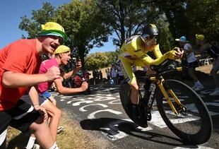 Jonas Vingeard accélère dans le Tour de France