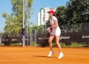 Gabriela Sabatini, que hoy cumple 52 años, se estuvo preparando mucho para jugar el torneo de leyendas de Roland Garros.