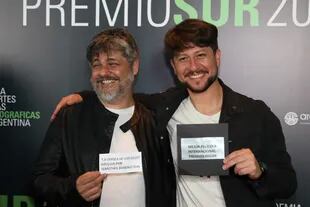 Guillermo Jacubowicz y Ale Gigena, actores de la película La odisea de los Giles, en la ceremonia de los Premios Sur