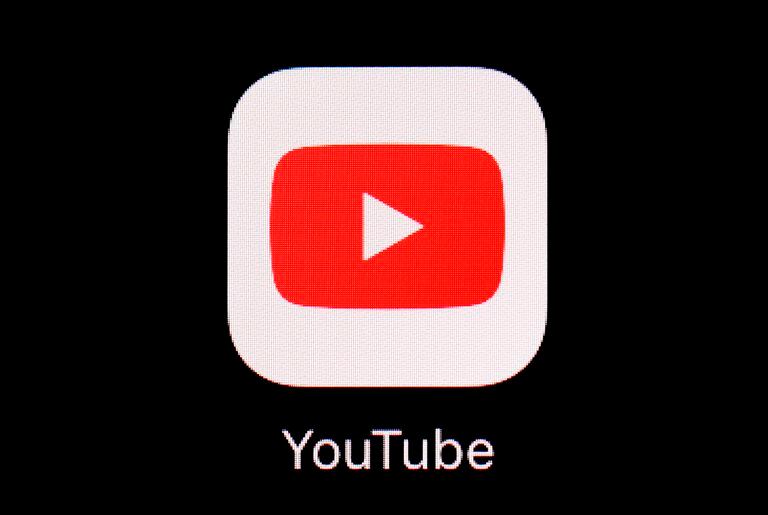 ARCHIVO - Esta imagen muestra el logotipo de la aplicación de YouTube en un iPad el 20 de marzo de 2018. (AP Foto/Patrick Semansky, Archivo)