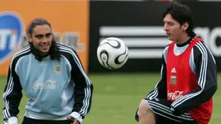 Copa del Mundo de Alemania 2006: Sorin, el capitán de la Argentina, y un joven Messi que disputaba su primer mundial; “Estoy muy feliz por todo lo que está viviendo Leo. Está en un momento ideal, como padre, como compañero de su mujer, como líder", cuenta Juan Pablo
