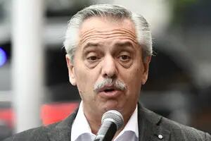 Alberto Fernández se defendió tras ser imputado por las contrataciones de seguros en el Estado