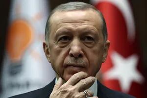 Recep Tayyip Erdogan suspendió su campaña y crecen los rumores sobre su estado de salud