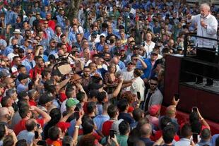 Una multitud acompañó el acto de lanzamiento de Lula en San Pablo