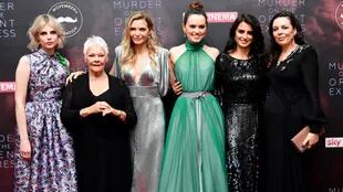 Lucy Boynton, Judi Dench, Michelle Pfeiffer, Daisy Ridley, Penélope Cruz y Olivia Colman en la premier de Asesinato en el Expreso de Oriente