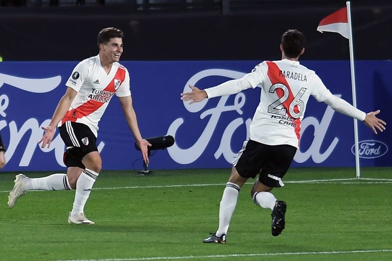 Julián Álvarez hizo un golazo y fue una de las grandes figuras de River