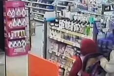 Quiso robar cremas de una farmacia y usó a su hija de 7 años de cómplice