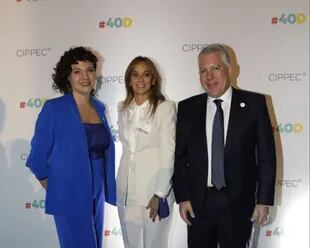 Gala Díaz Langou, directora de Cippec, Malena Galmarini, titular de Aysa y Sergio Kaufman, presidente de Cippec