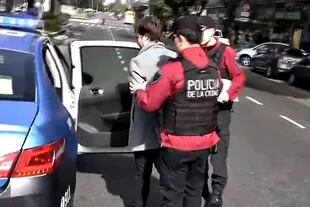 El automovilista detenido en medio de un piquete