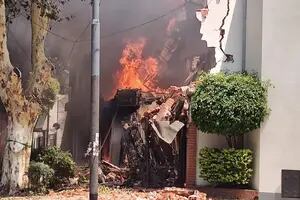 Explosión y derrumbe en Villa Devoto: hay un muerto y dos heridos
