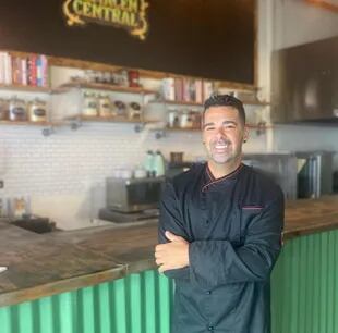 El chef Diego Luchetta abrió Almacén Central durante la pandemia en Little River