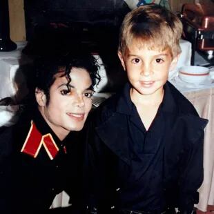 Michael Jackson junto a Wade Robson, el coreógrafo que afirma haber sido abusado "cientos" de veces por el cantante en su niñez