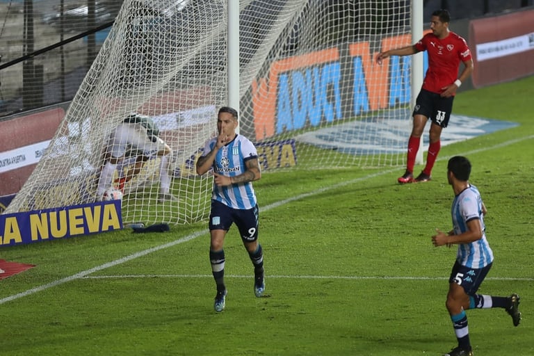 Copetti ya marcó el penal que definió el clásico entre Racing e Independiente